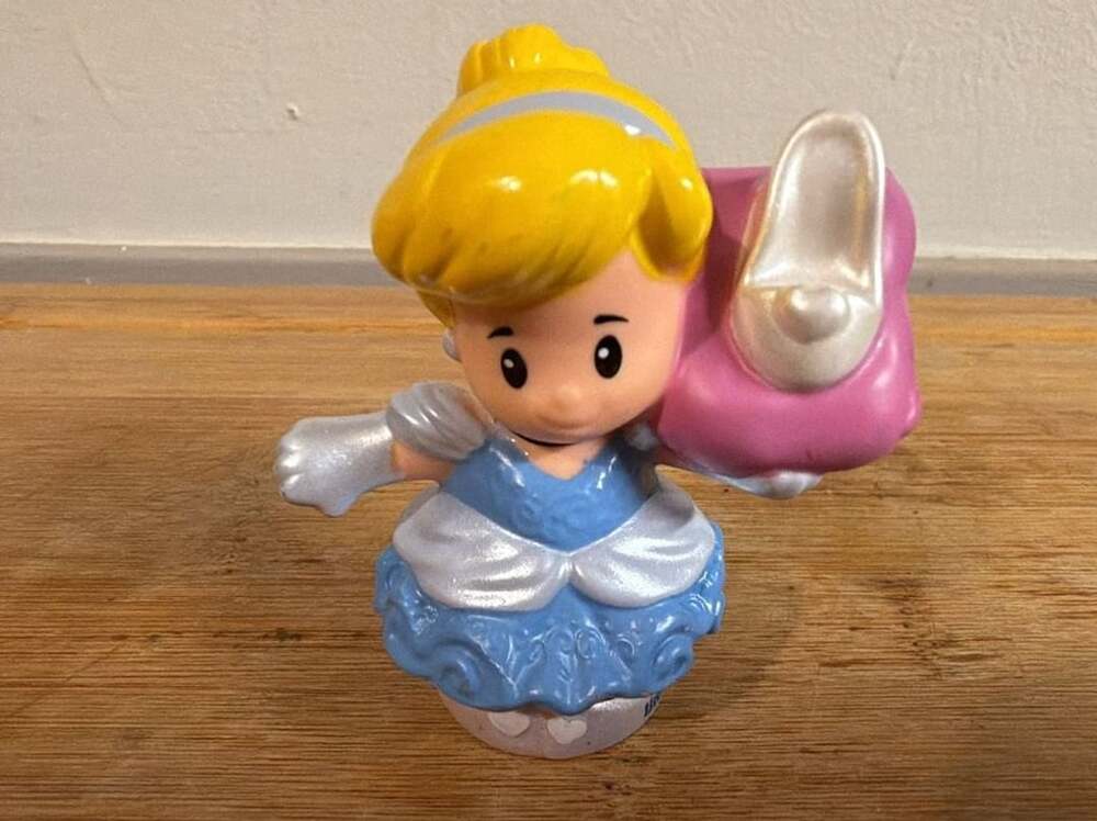 Fisher-Price Little People Cinderella With Glass Slipper 2016